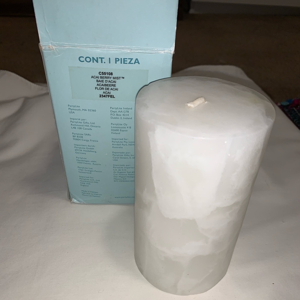 PARTYLITE ACAI BERRY CANDLE